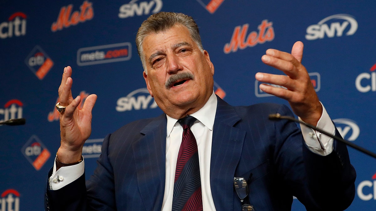 Keith Hernandez throws hands in the air