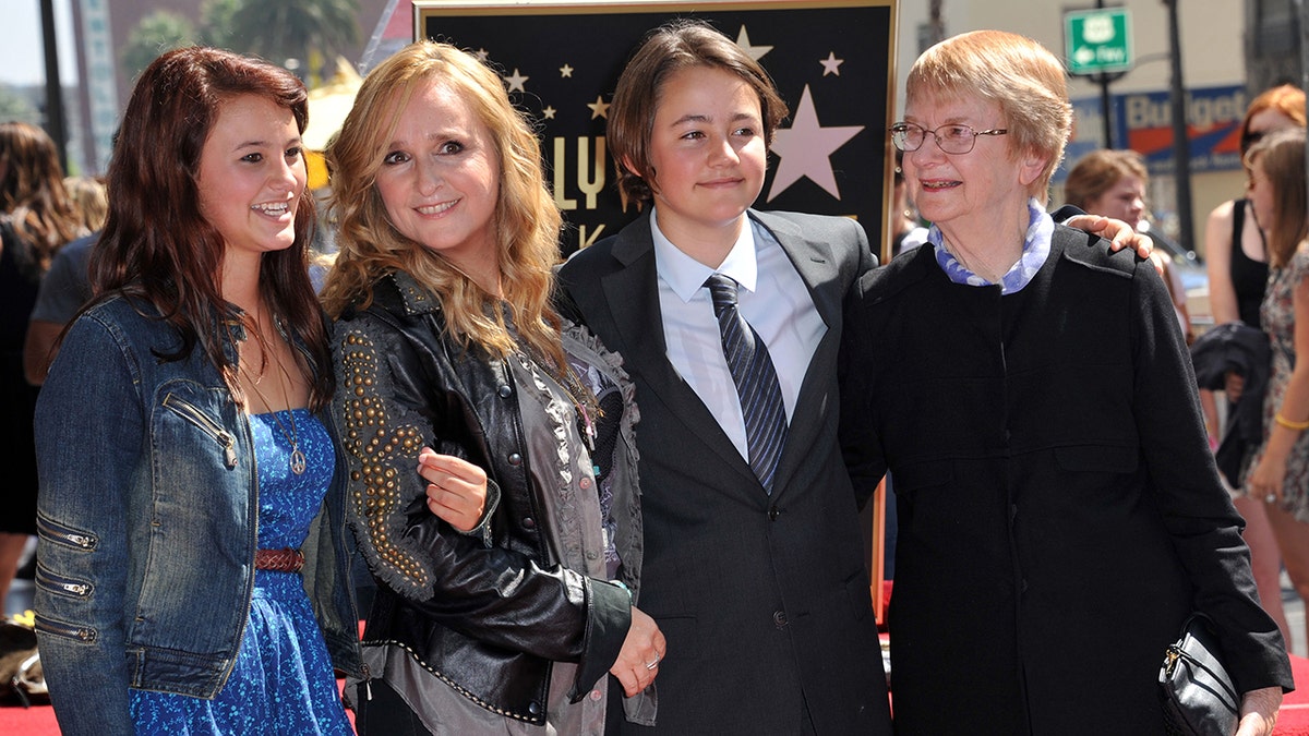 Melissa Etheridge with her children Bailey and Beckett and her mother Edna