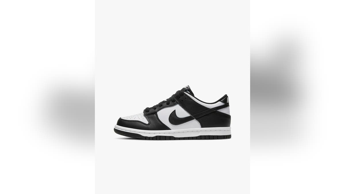 Las Nike Dunks son las favoritas del patio de recreo.