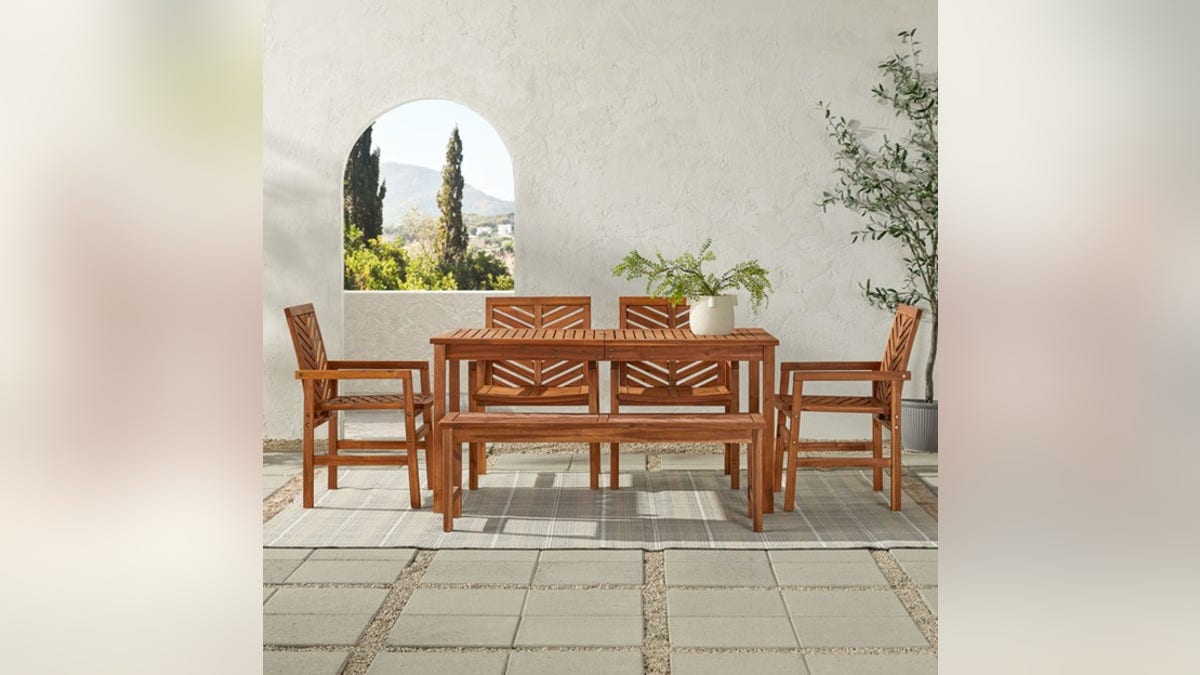 Move your meals outside with a new dining set. 