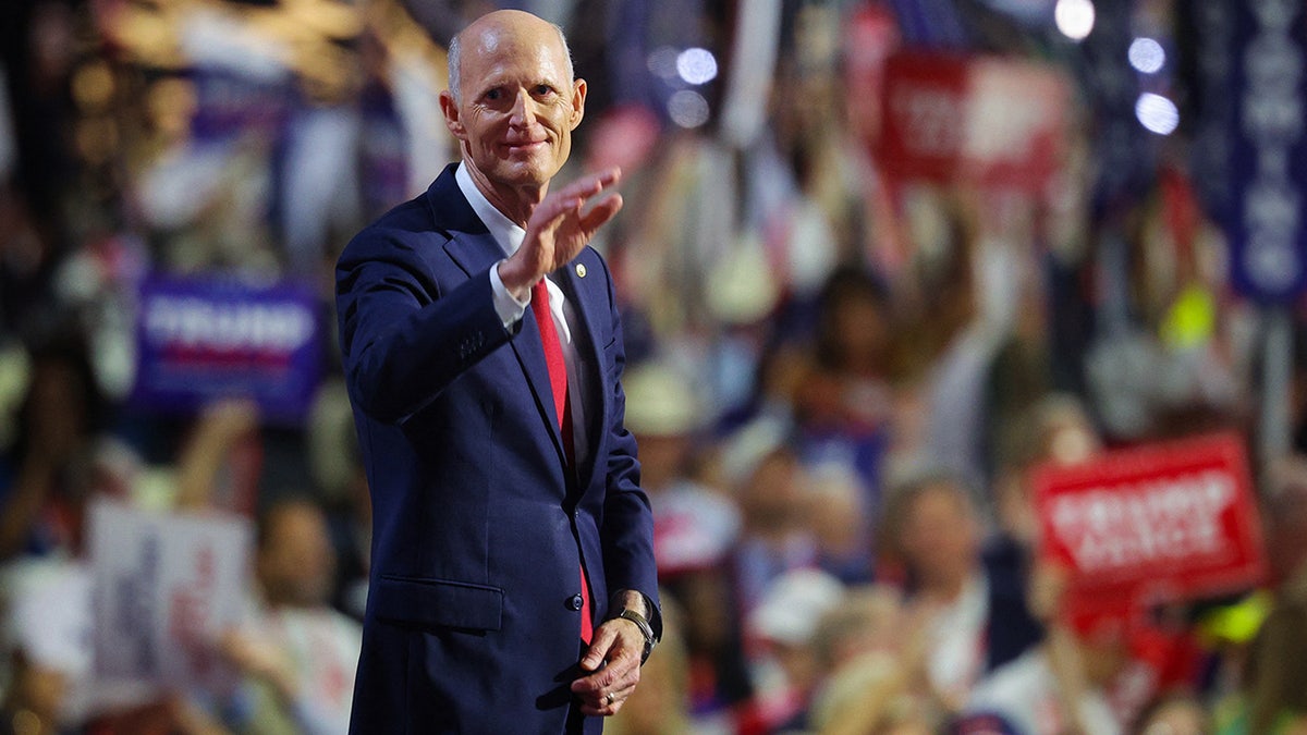 Rick Scott habla en el segundo día de la Convención Nacional Republicana