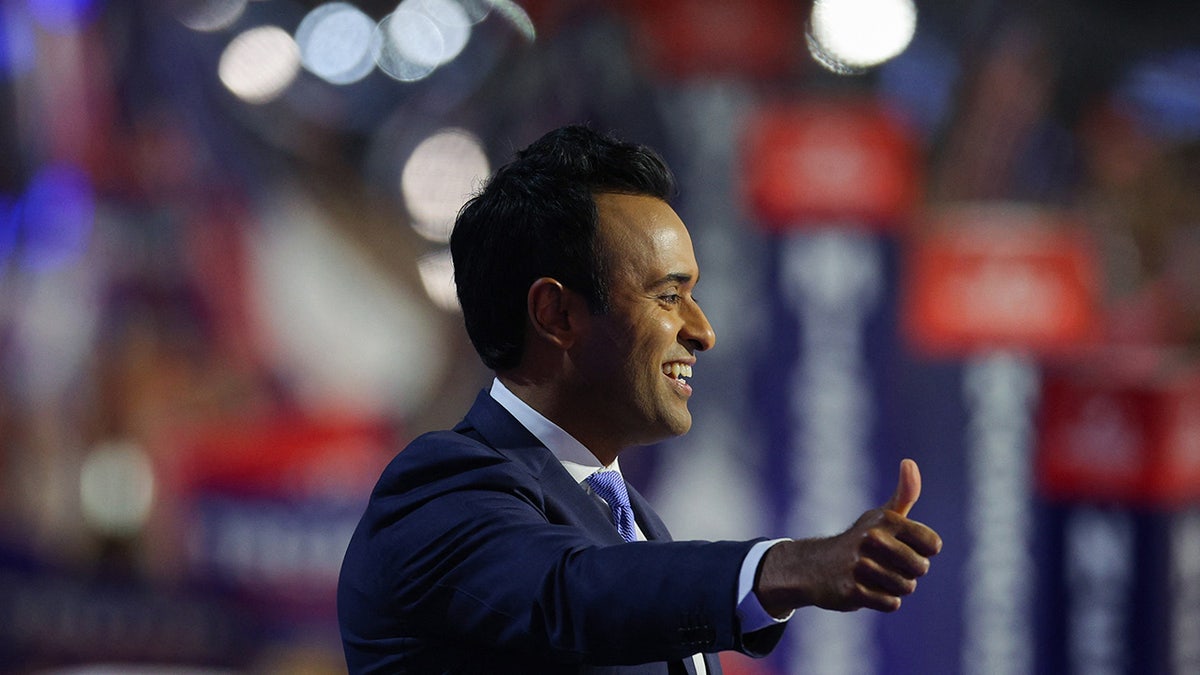 Vivek Ramaswamy gives a thumbs up on stage on Day 2 of the Republican National Convention