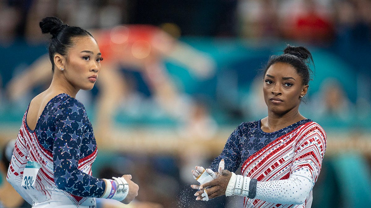 Suni Lee and Simone Biles