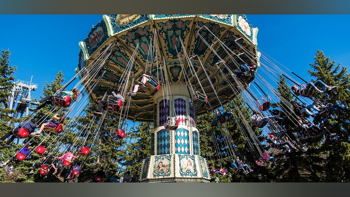 Swing of the Century ride at Canada's Wonderland