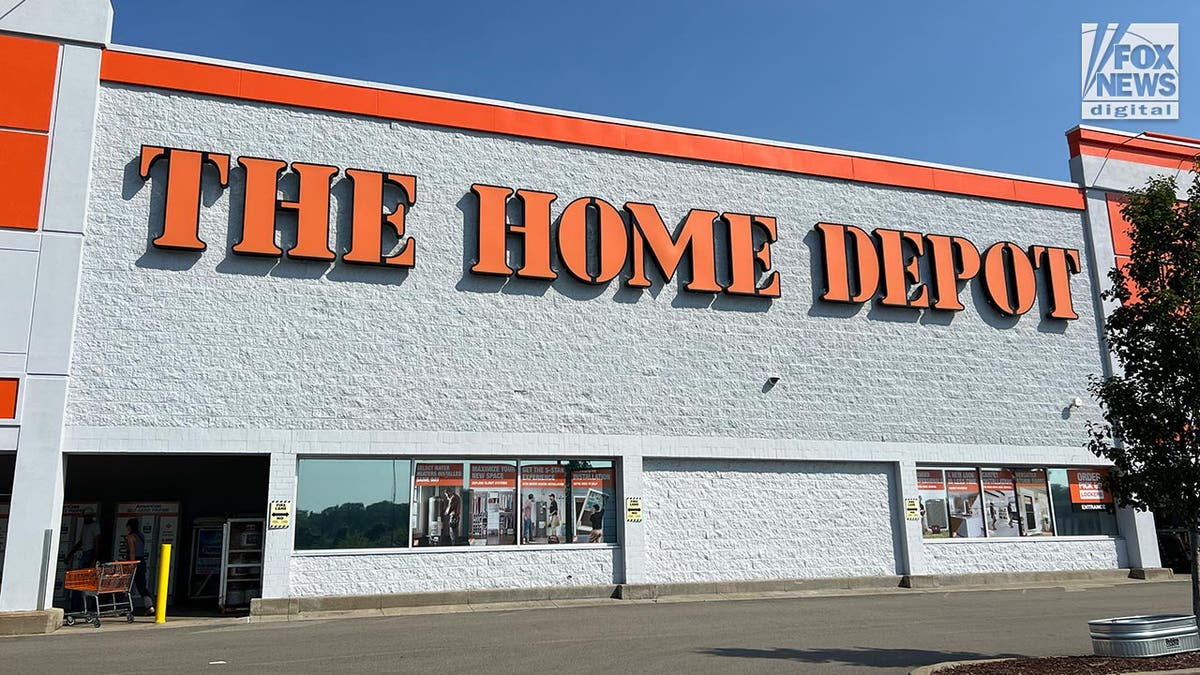 Exterior view of The Home Depot where Donald Trump's would-be assassin purchased a ladder.