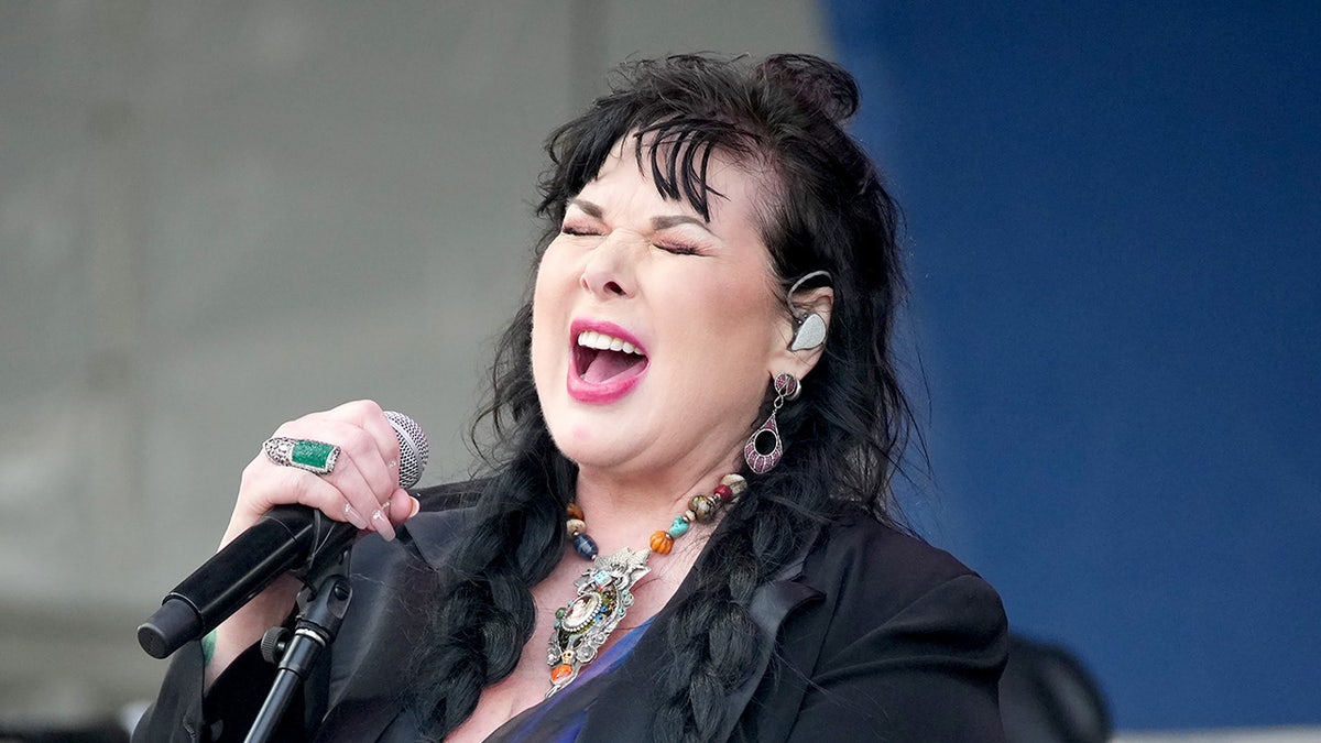 ‘Heart’ singer Ann Wilson reveals cancer diagnosis, says tour will be ...