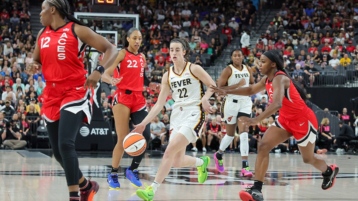 Fever, Caitlin Clark draw historic WNBA crowd in loss to Aces: 'There was  just mobs of people' | Fox News