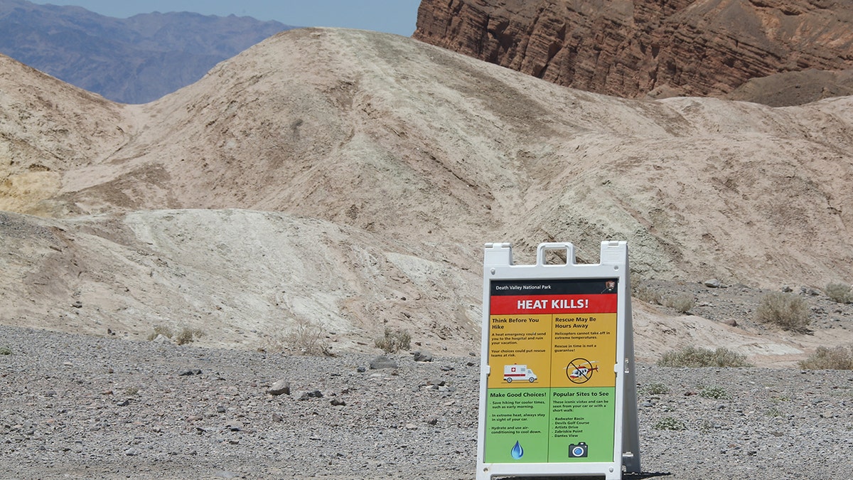 heat warning sign at Death Valley National Park