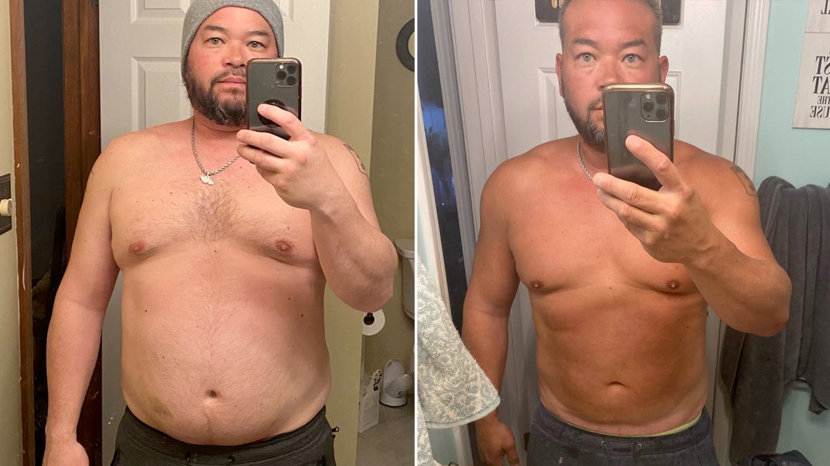 Reality star Jon Gosselin poses in the mirror for shirtless selfies.