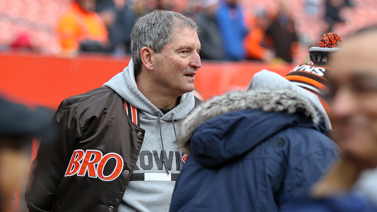 Bernie Kosar en el campo