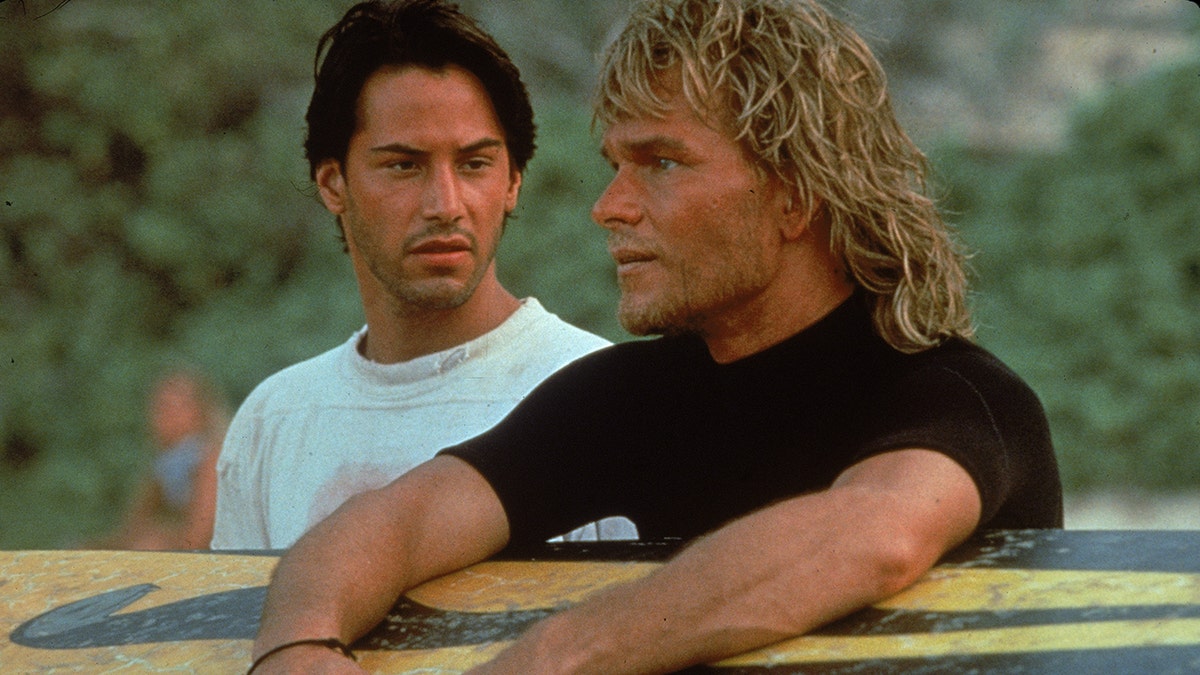 20 popular drama, rom-com and thriller movies with beach backdrops to watch this summer "Point Break" movie scene