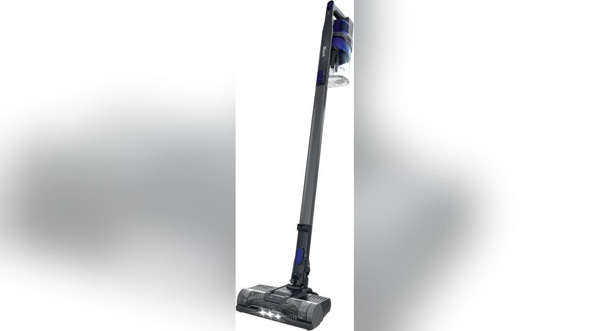 This lightweight cordless vacuum cleaner is designed for homes with pets.