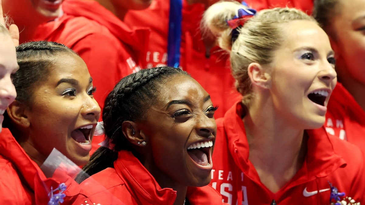 ST LOUIS, MISSOURI - JUNE 27: (L-R) Jade Carey, Jordan Chiles, Simone Biles, Mykayla Skinner and Sunisa Lee, pose following the Women's competition of the 2021 U.S. Gymnastics Olympic Trials at America’s Center on June 27, 2021 in St Louis, Missouri. (Photo by Carmen Mandato/Getty Images)