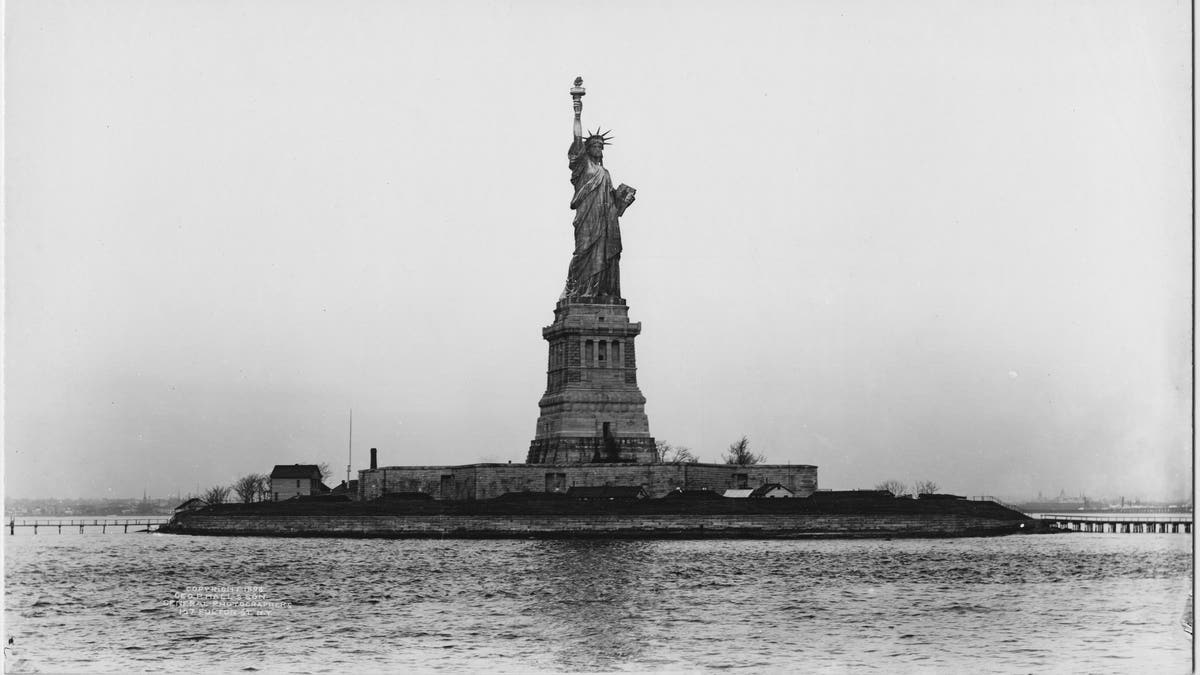 Estatua de la Libertad en la Isla de la Libertad