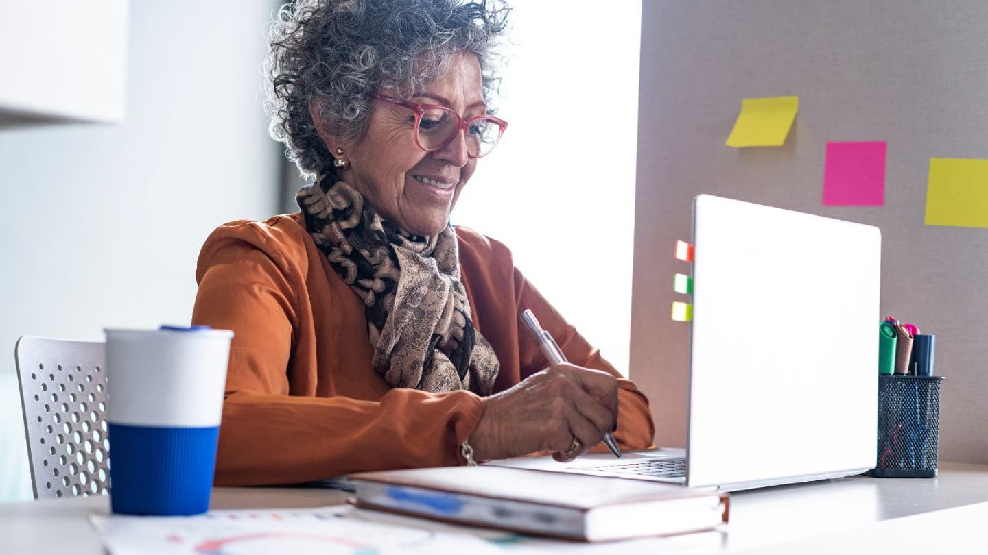 Retirees Reimagine Passions: A Step-by-Step Guide to Opening an Online Store Post-Retirement