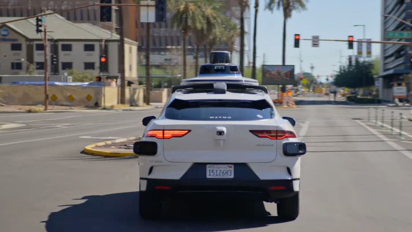 5 Robots take the wheel as San Francisco opens streets to driverless