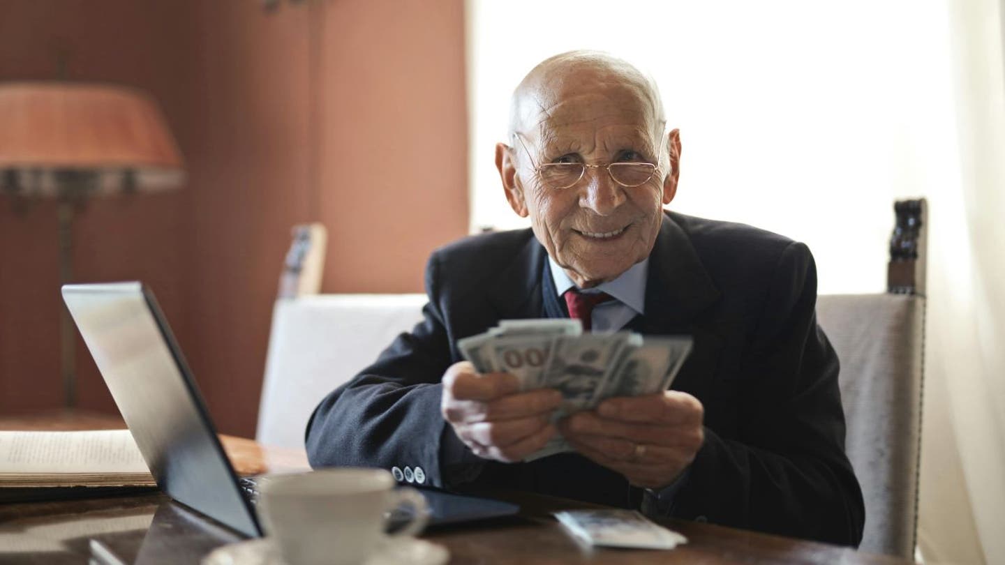 6 Top 12 elderly fraud scams of 2024