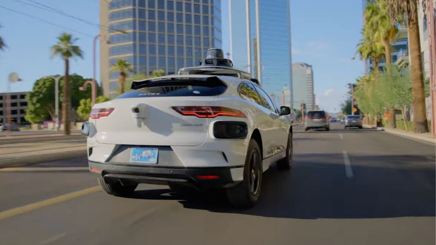 7 Robots take the wheel as San Francisco opens streets to driverless