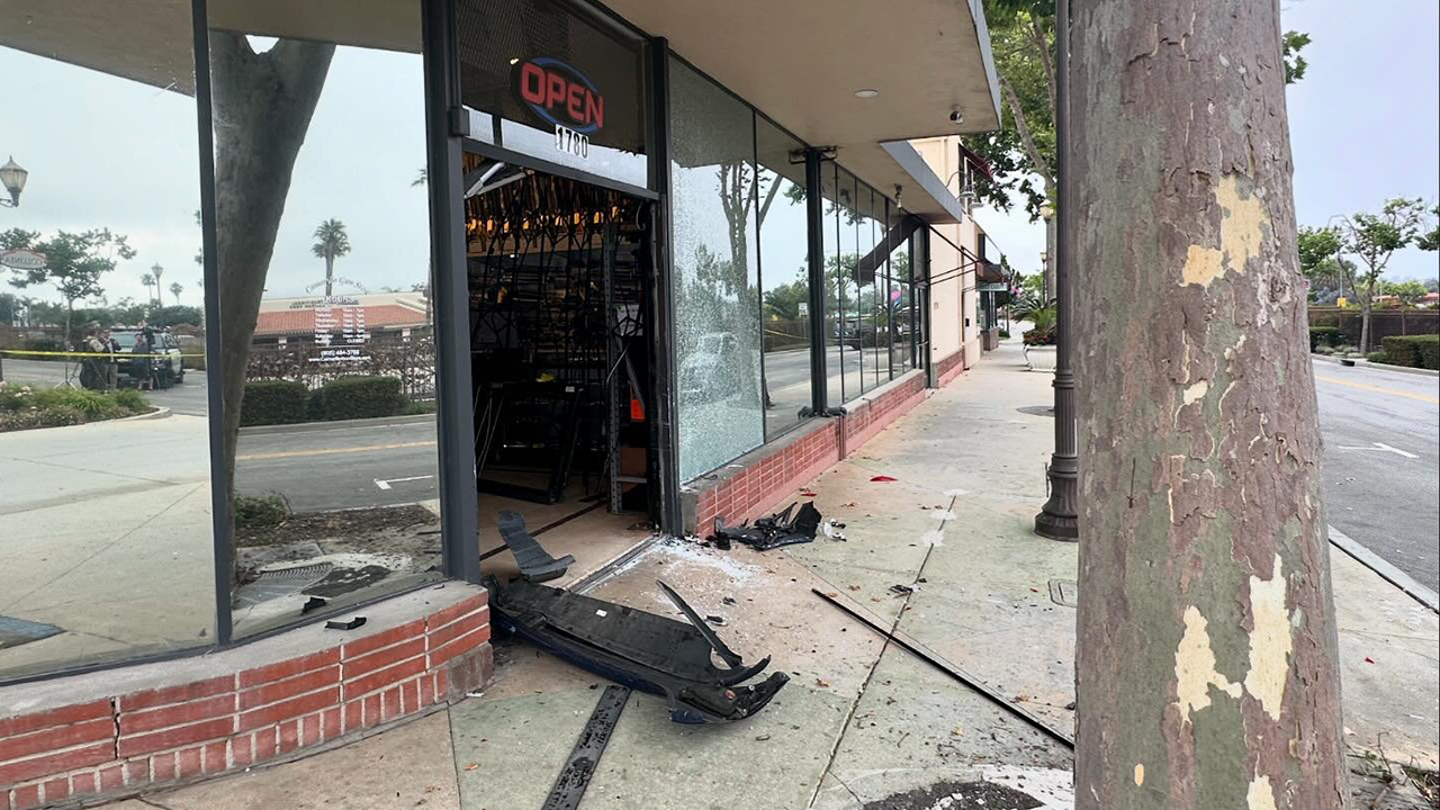 Burglars Crash Car into Gun Store, Steal Firearms in California