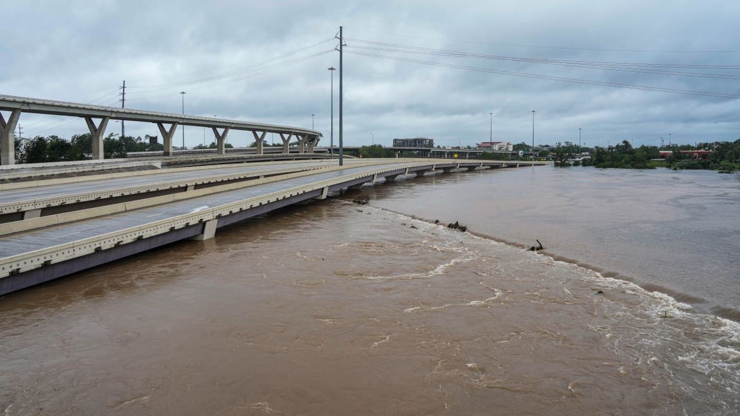 Houston Police Officer Dies in Hurricane Beryl