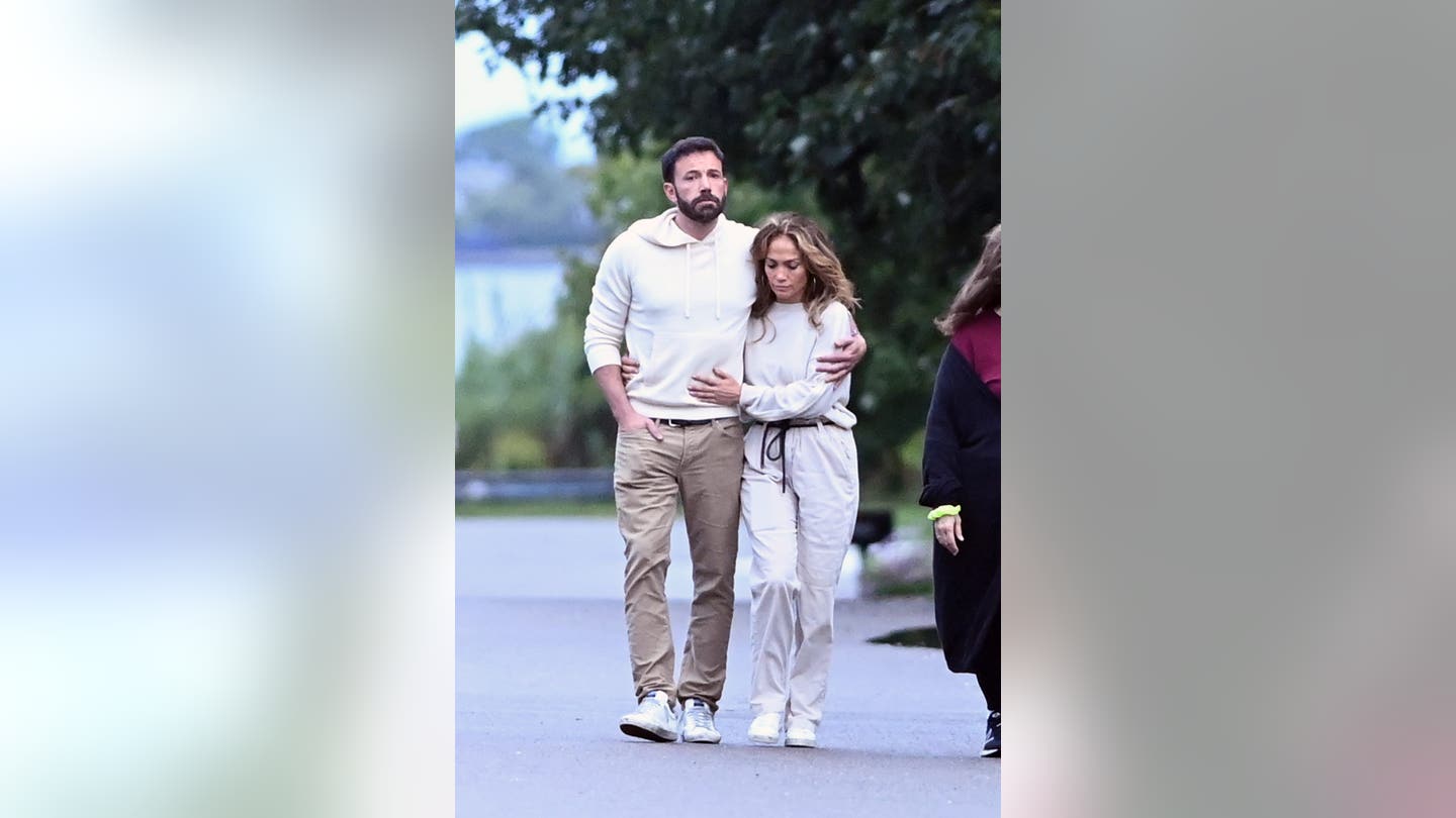 Jennifer Lopez and Ben Affleck's Marriage Troubles Deepen as Actress Cancels Summer Tour