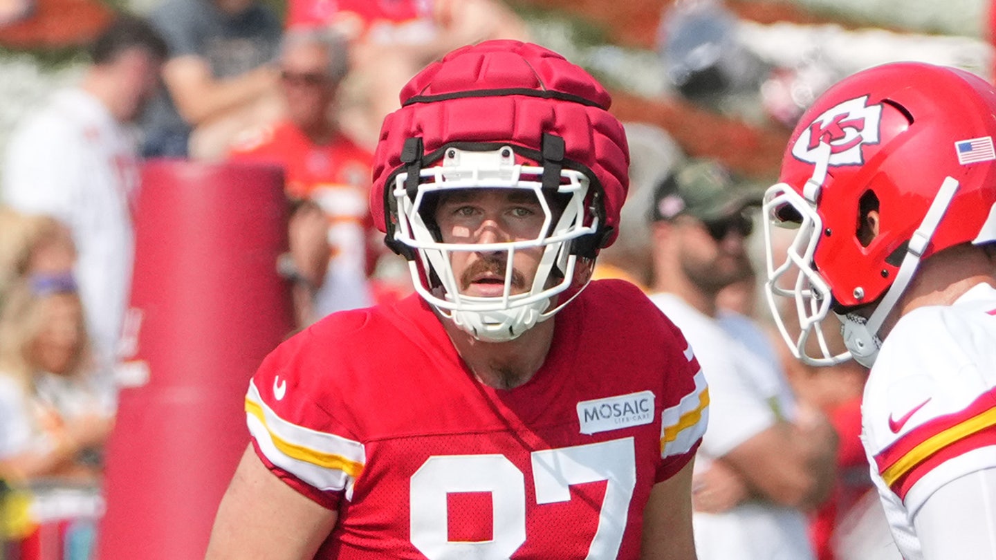 NFL Training Camp Skirmish: Travis Kelce Pushes George Karlaftis in Heated Confrontation