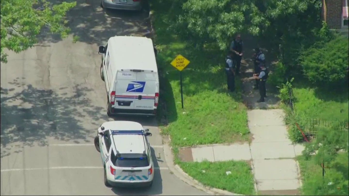 U.S. Postal Service Letter Carrier Shot in Chicago