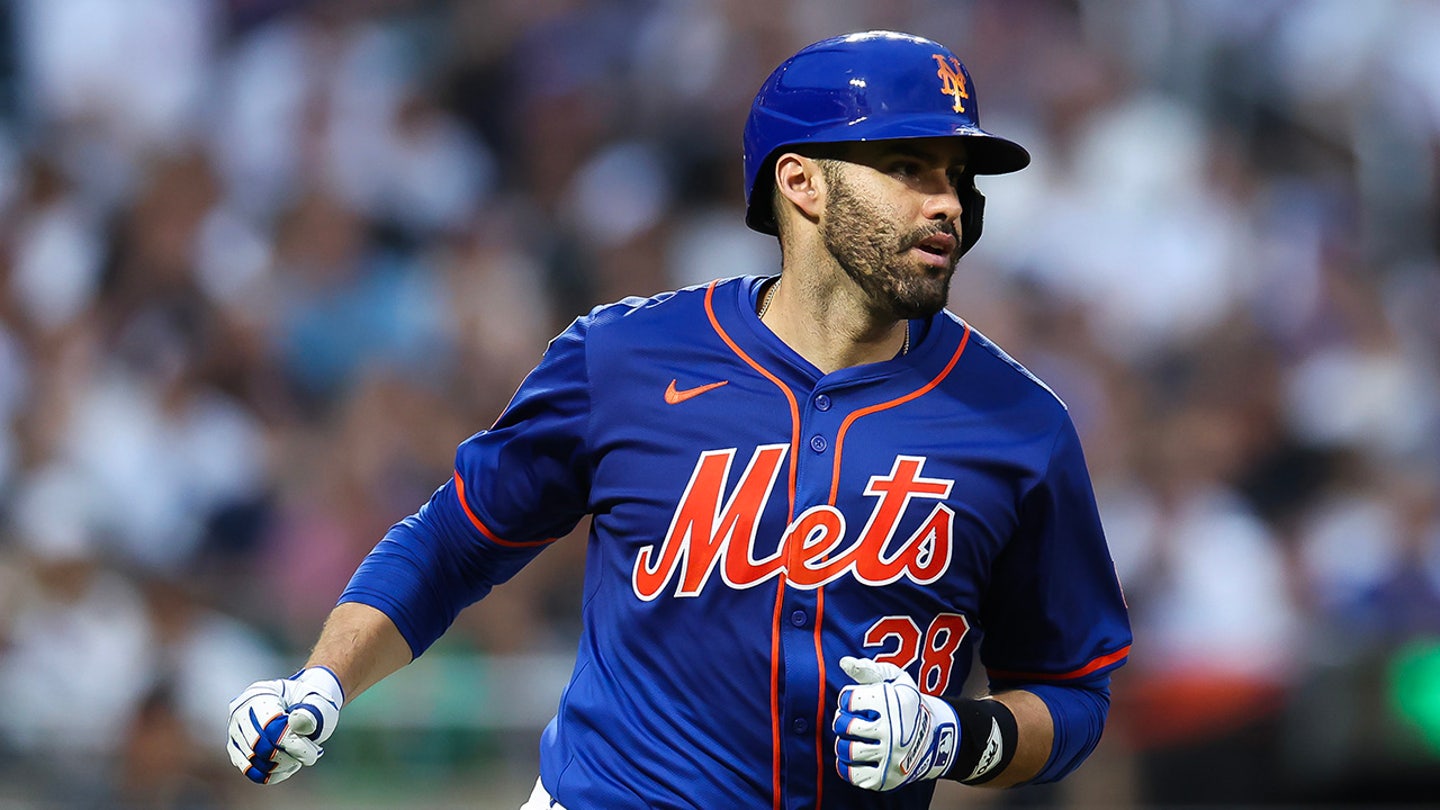 Bizarre Cleat Woes Strike New York Mets as J.D. Martinez Scratched