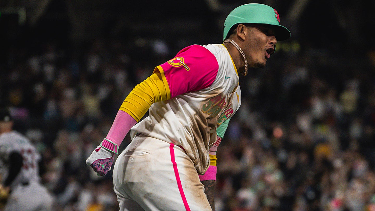 Padres Pull Off Comeback Win, Fan Storms Field for Selfie with Machado