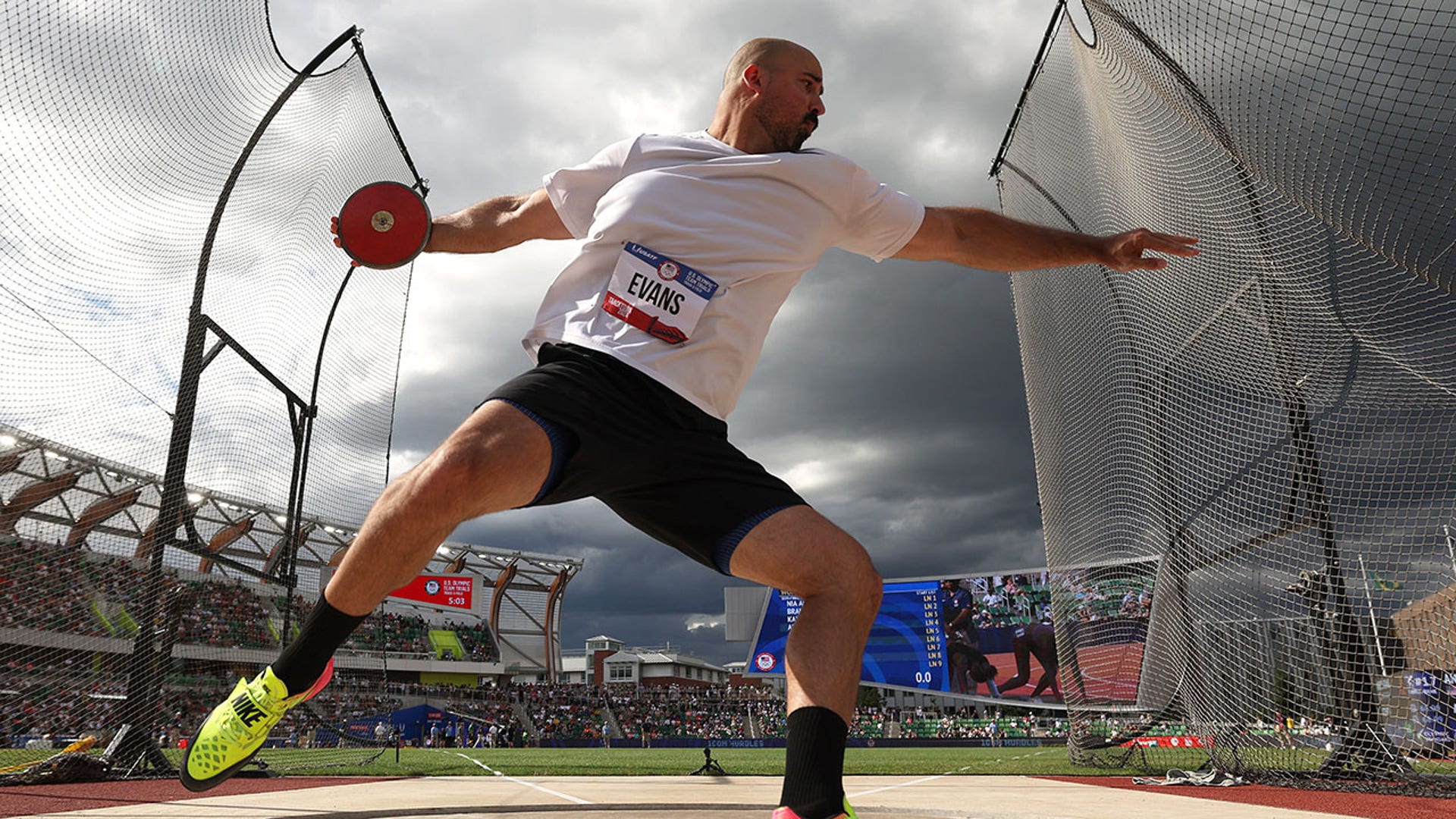 Andrew Evans competes