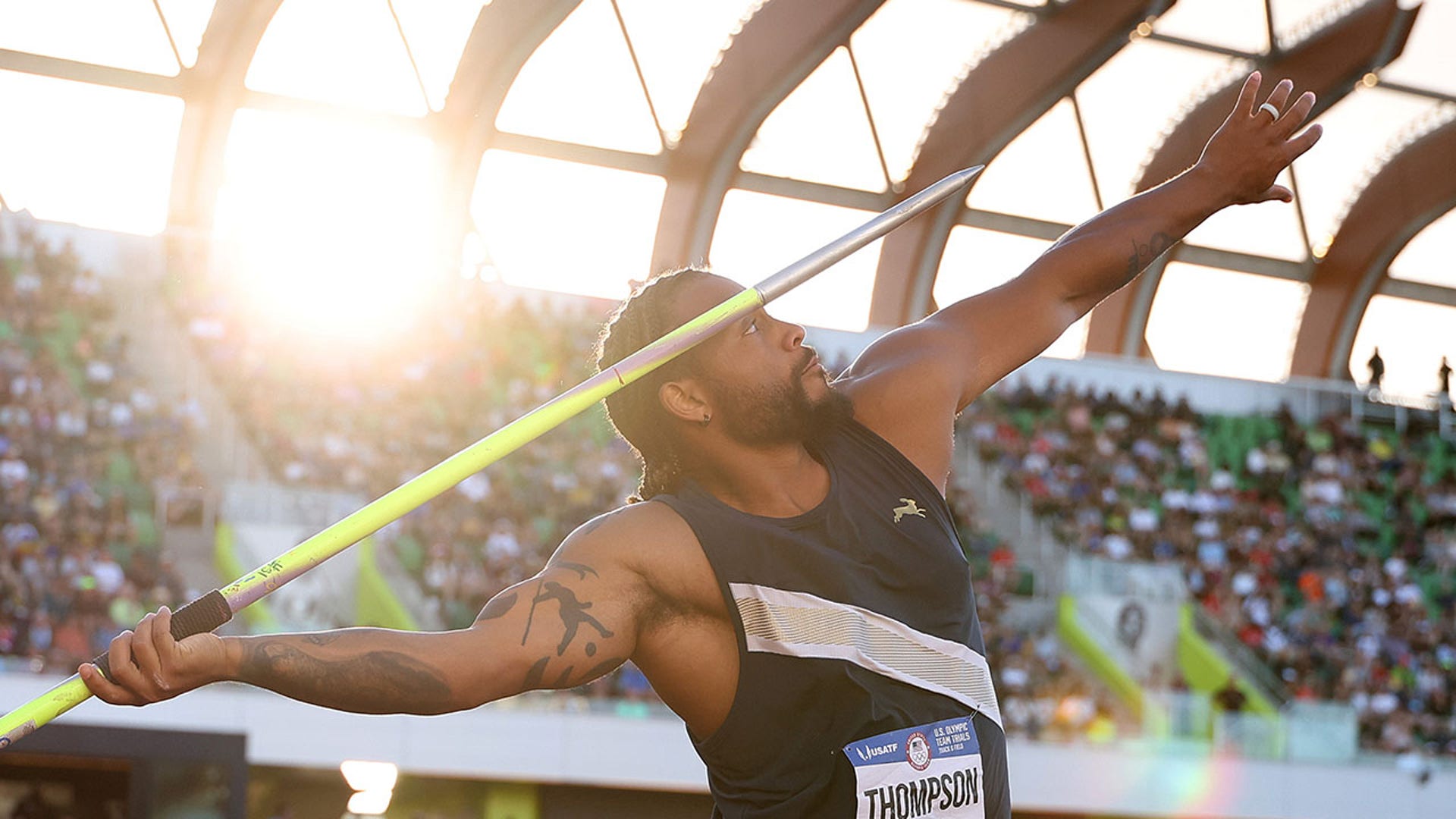 Curtis Thompson competes