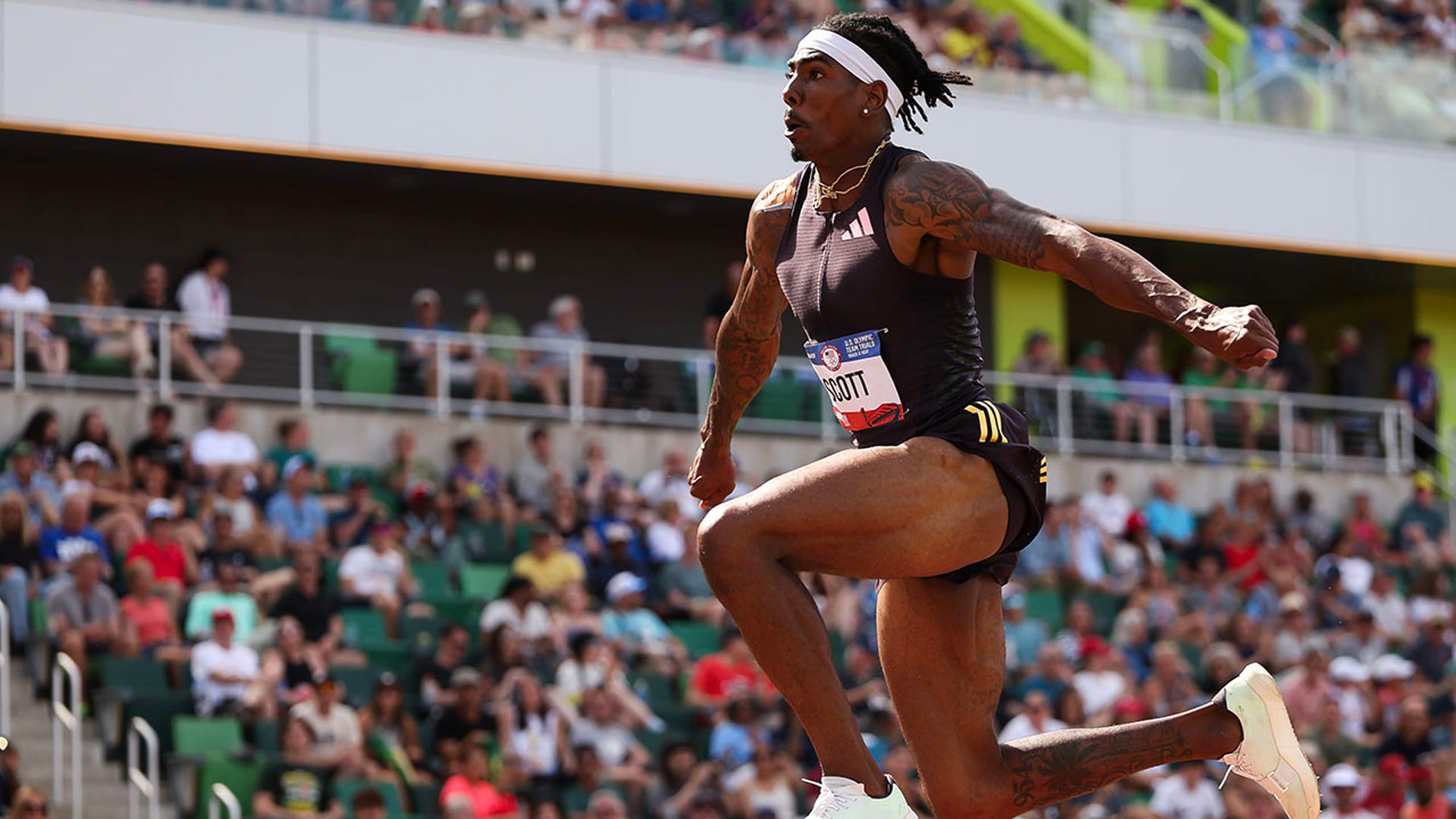 Donald Scott competes