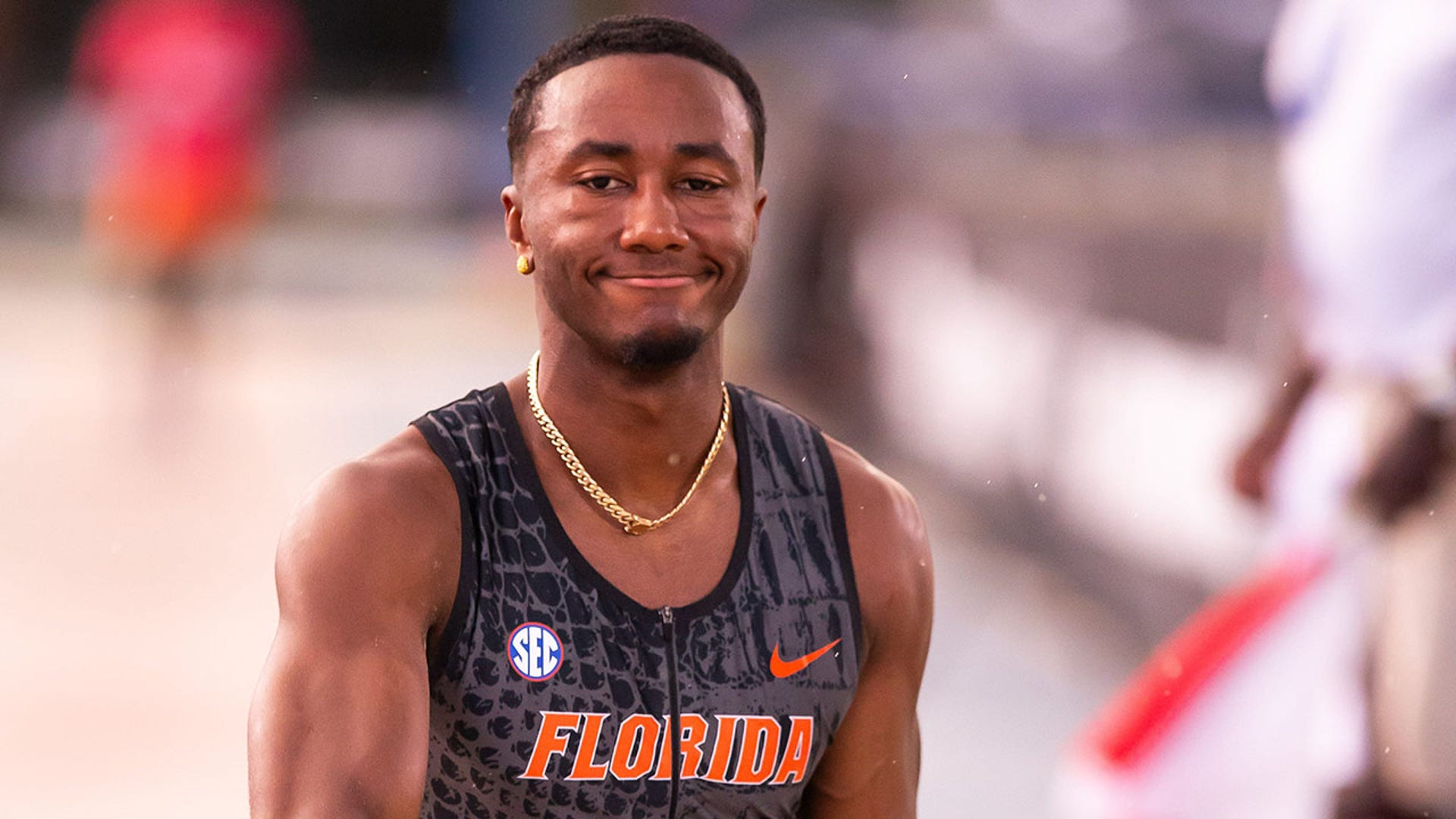 Malcolm Clemons competes