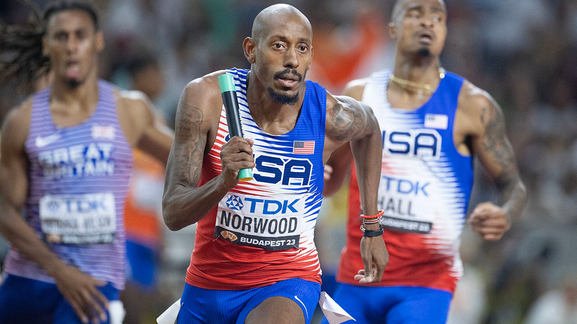 Vernon Norwood competes