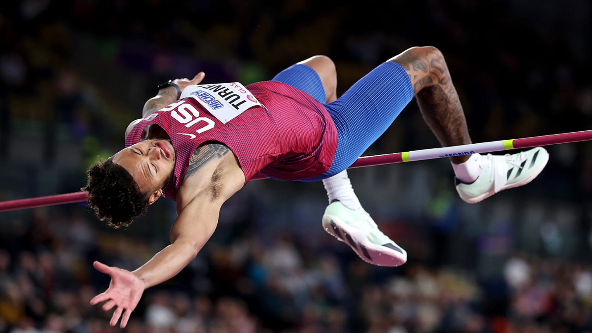 Vernon Turner competes