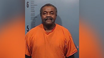 Texas man arrested in 1982 cold case murders of mother, young daughter dies before trial