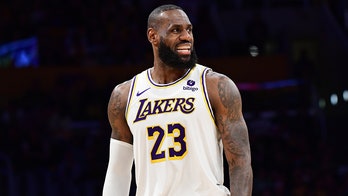 LeBron James agrees to 2-year deal with Lakers: report