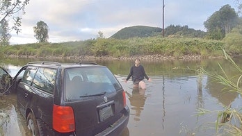 Dramatic Chase Ends with Suspect's River Swim in Oregon