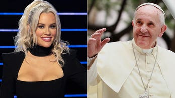 Jenny McCarthy confesses she stole an item from the Pope's apartment: 'It's a whole story'