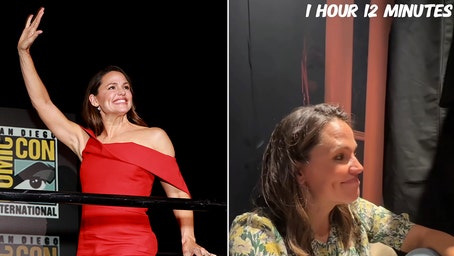 Jennifer Garner's Comic Con debut stalled by elevator nightmare