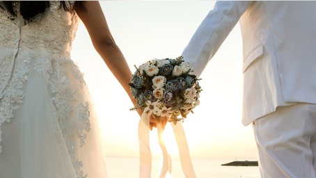 De «felices para siempre» a «no tan rápido»: por qué las mujeres jóvenes están dejando de lado el matrimonio