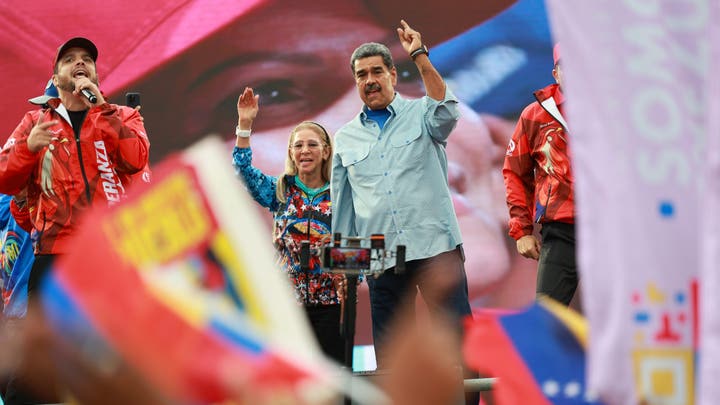 DUMB AS A ROCK! Fox News attacks Venezuelan president for ‘bloodbath’ threat if he loses election — forgetting Trump’s 100% similar threat a few months ago! [This story alludes to Fox’s current front page headline: “Experts sound alarm as trailing socialist president warns of ‘bloodbath’ if he loses election”] 🤡