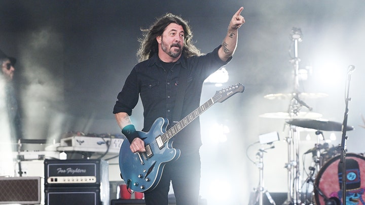 Foo Fighters forced to evacuate stage during New York City concert