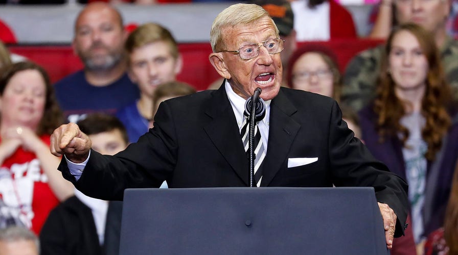 Government shutdown hits one month, sparks holiday travel chaos