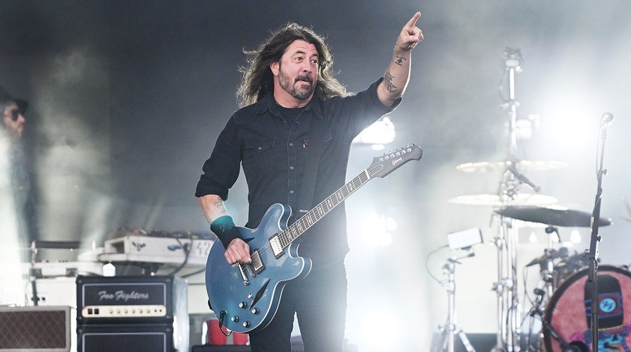Foo Fighters forced to evacuate stage during New York City concert
