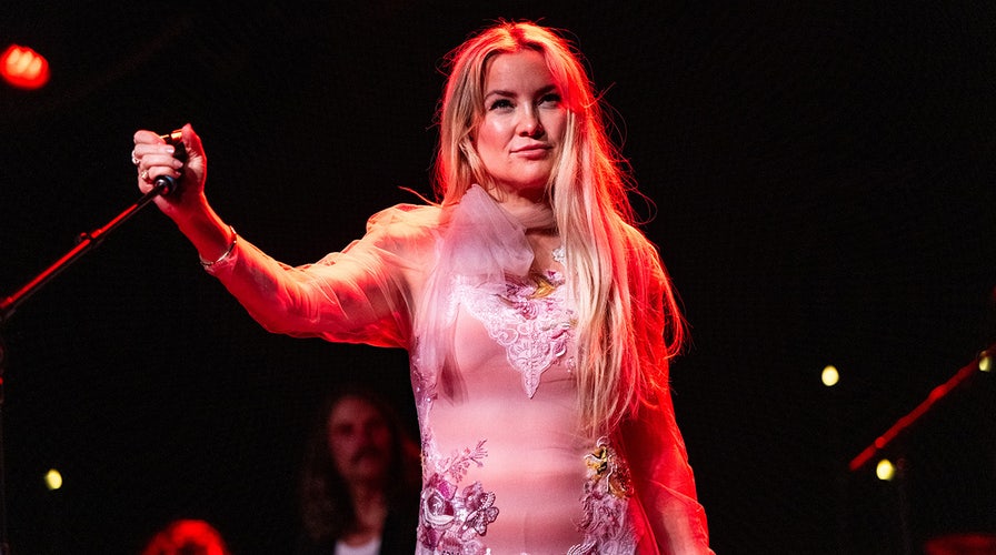 Kate Hudson sings title track from new album ‘Glorious’
