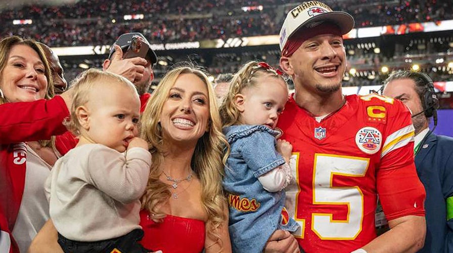 Nick isn't worried about his Chiefs with Mahomes, defense in the 'best' sports city | What's Wright?