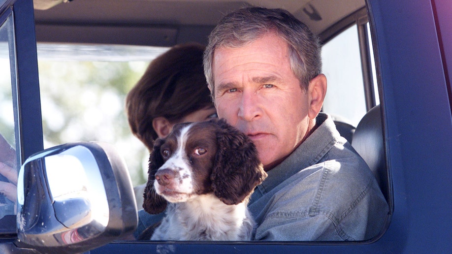 Bush family Oct. 3, 2000