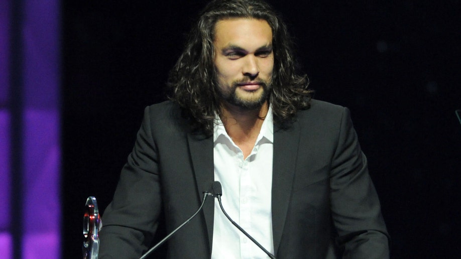 Jason Momoa en la entrega de premios