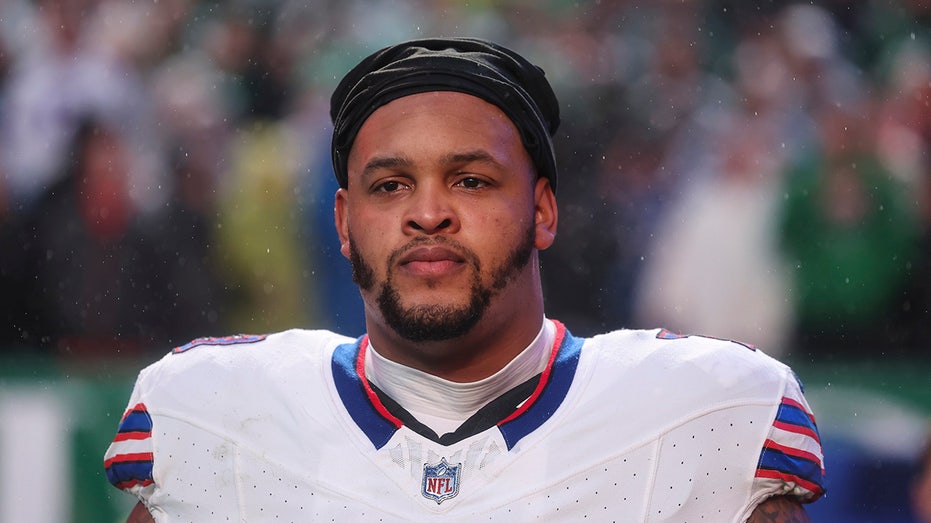 NFL Pro Bowler Dion Dawkins on personal style, doubts surrounding Bills, protecting star QB Josh Allen